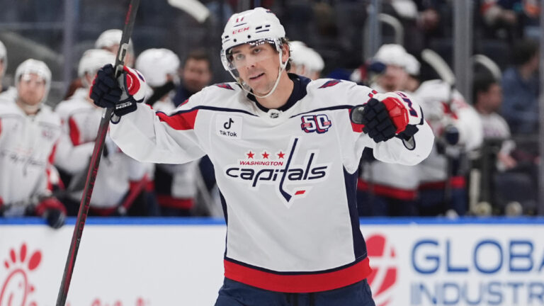 Capitals' Strome learns during game that wife gave birth to daughter