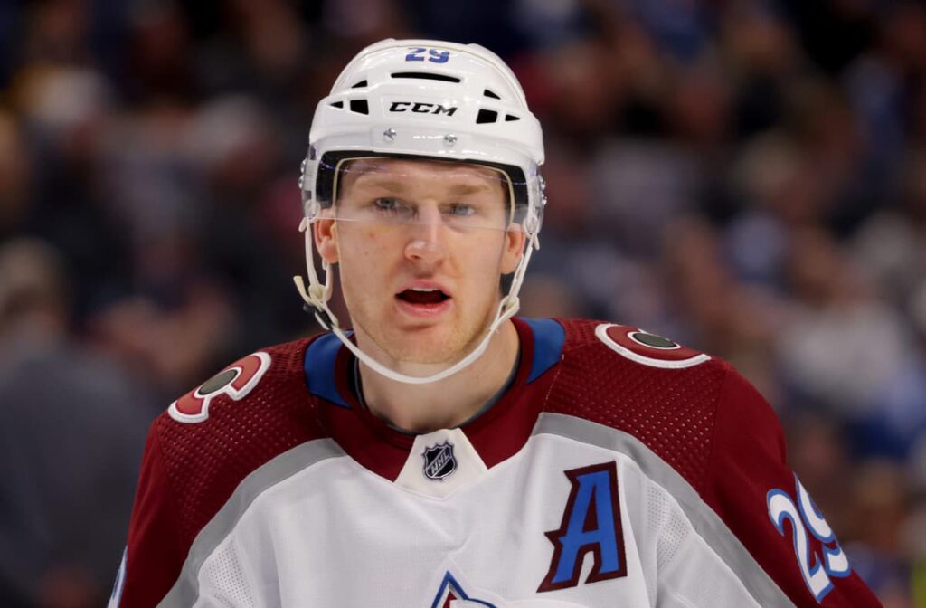 Avalanche win 9th straight game, Canadiens sign Alexandre Texier