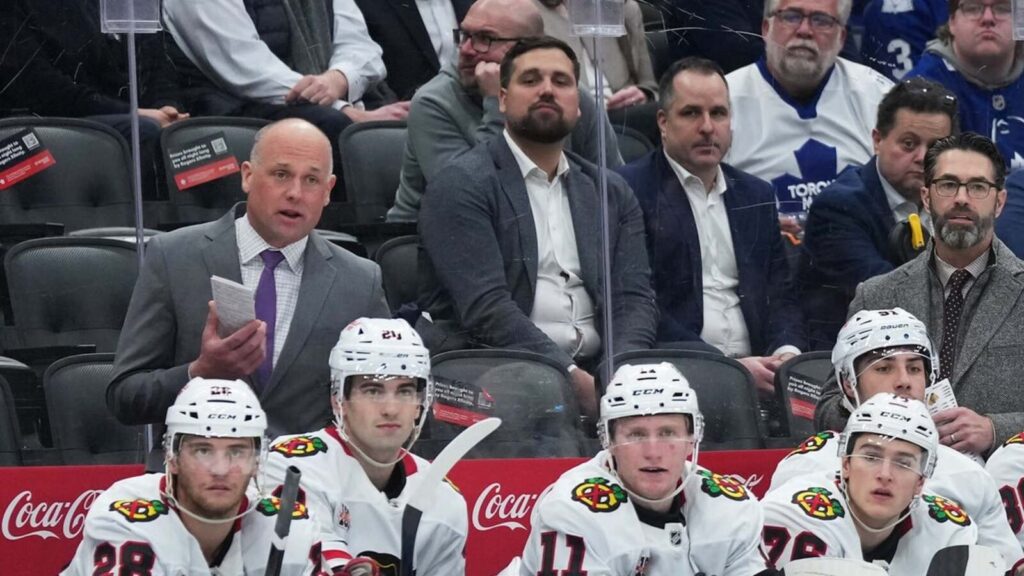 Sliding Blackhawks seek a salve in struggling Canadiens