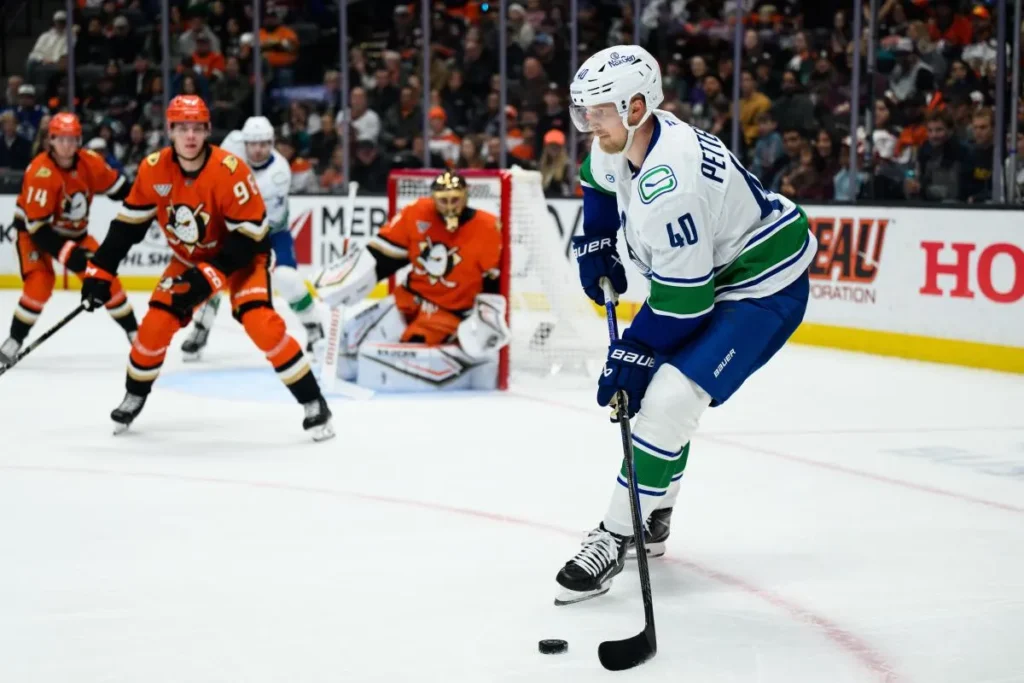 Blockbuster trade proposal highlights what Elias Pettersson going to the Montreal Canadiens would lo