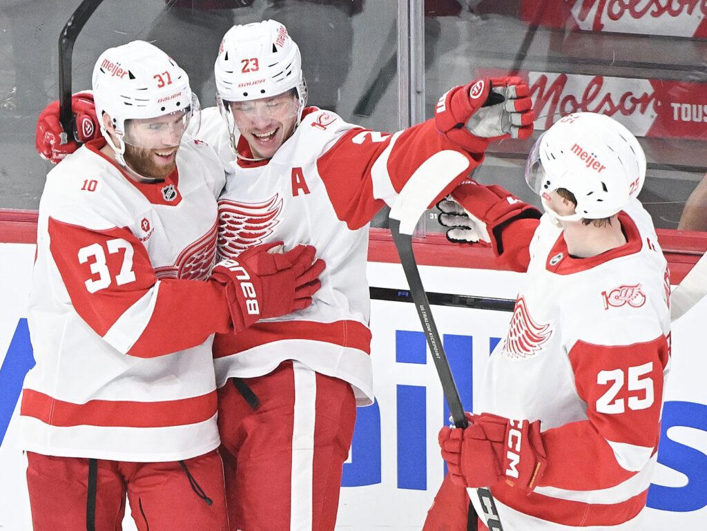 DeBrincat, Gibson lead hot Red Wings to 4-0 win over Canadiens | NanaimoNewsNOW