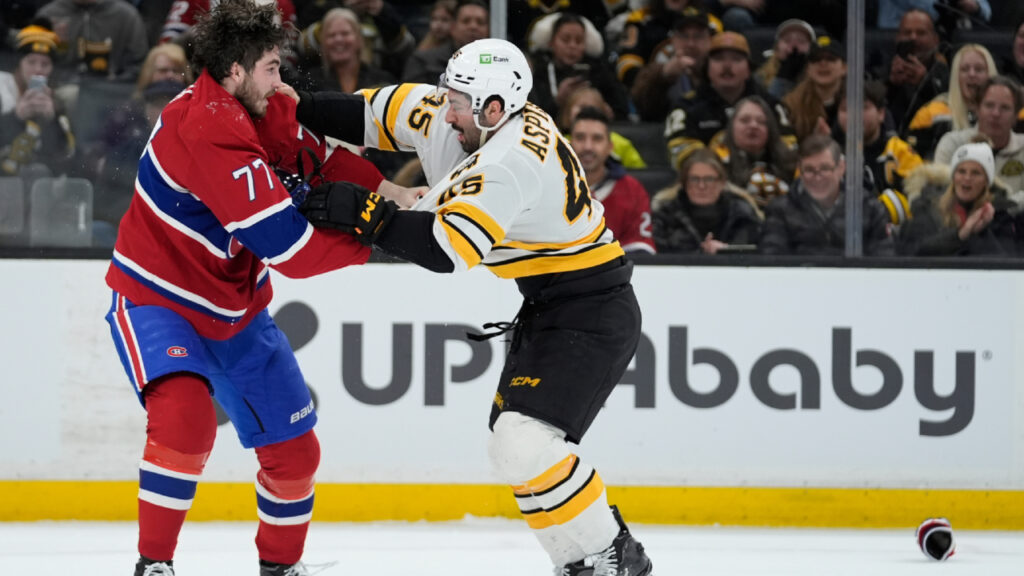 Canadiens' Kirby Dach returns vs. Bruins after lacerating finger in fight