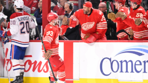 DeBrincat breaks tie late in 3rd, Red Wings edge Canadiens