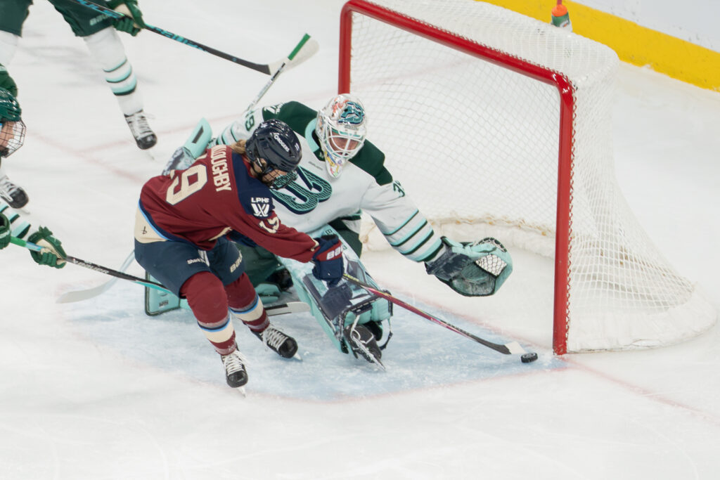 Nicole Gosling scores in OT, Victoire clinch home-ice advantage