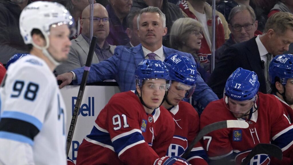 Nov 8, 2025; Montreal, Quebec, CAN; Montreal Canadiens head coach Martin St-Louis during the second period of the game against the Utah Mammoth at the Bell Centre. Mandatory Credit: Eric Bolte-Imagn Images