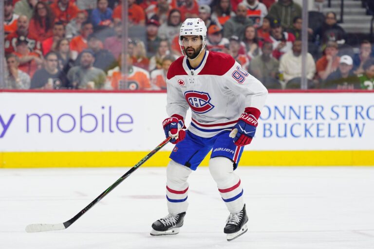 Joe Veleno makes NHL playoff debut for Canadiens in Game 1