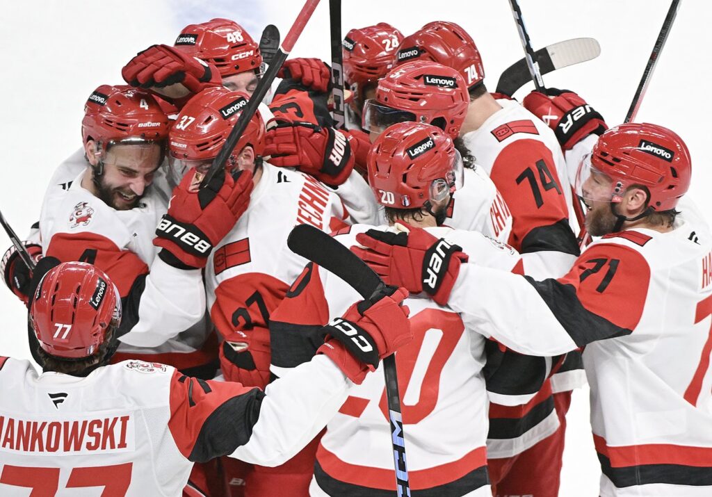 Hurricanes rediscover identity to take third-round series lead over Canadiens | NanaimoNewsNOW