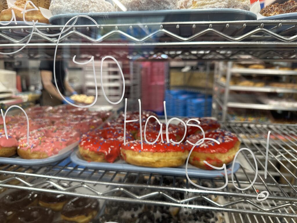 Montreal businesses serve up playoff treats as Canadiens face Sabres in Round 2