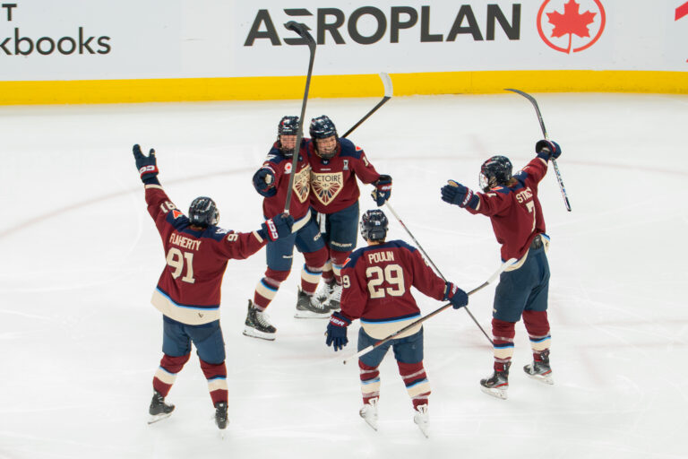 Victoire score late, win in OT to take Game 1