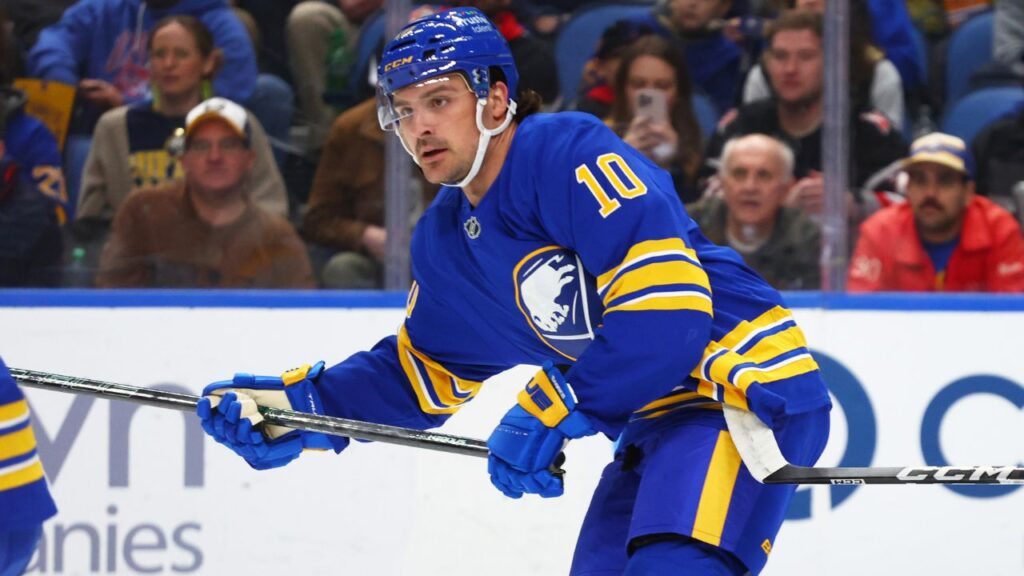 Sabres' Sam Carrick available for Game 3 vs. Canadiens