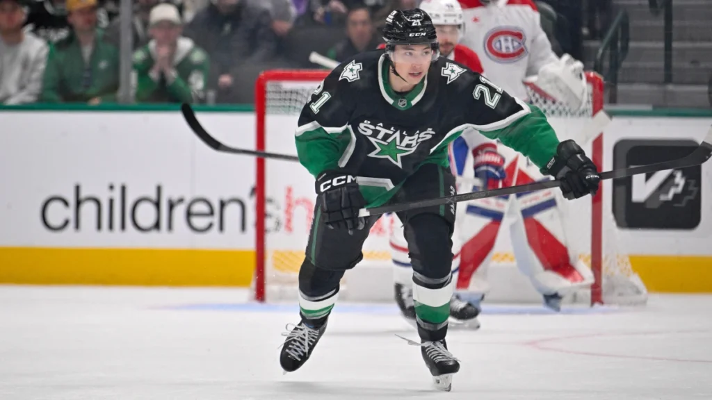Dallas Stars left wing Jason Robertson (21) skates against the Montreal Canadiens during the game between the Stars and the Canadiens at the American Airlines Center.
