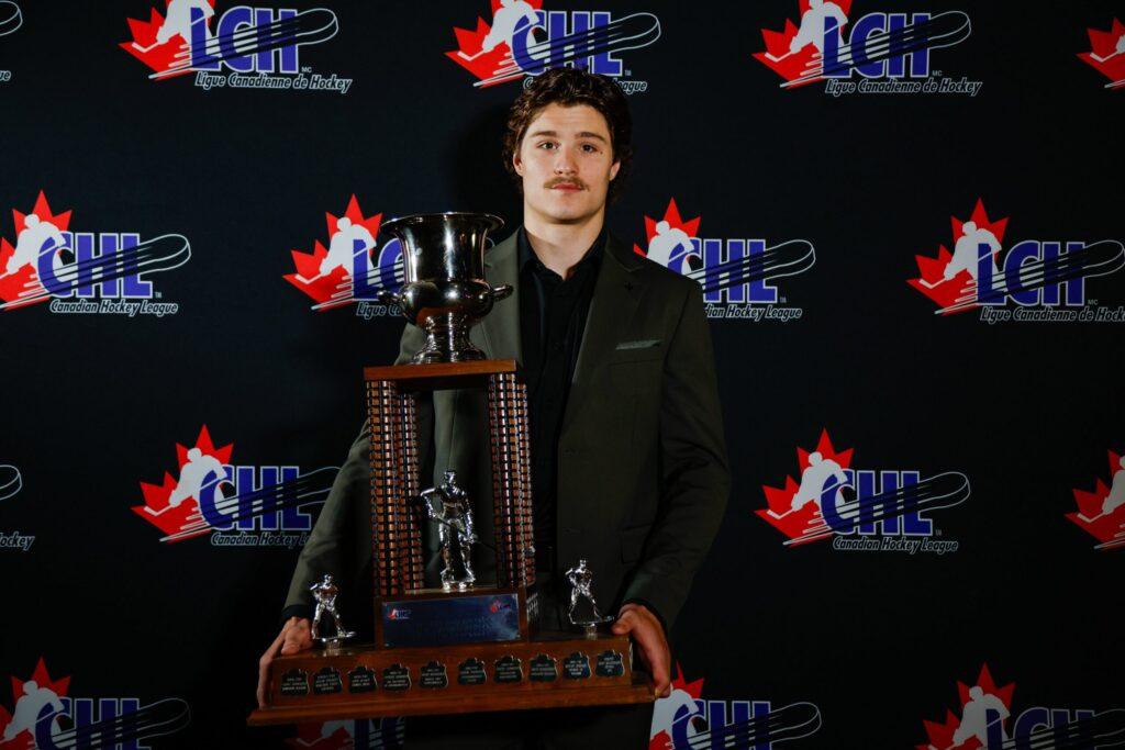 Pickford-CHL-Defenceman-of-the-Year-scaled-1