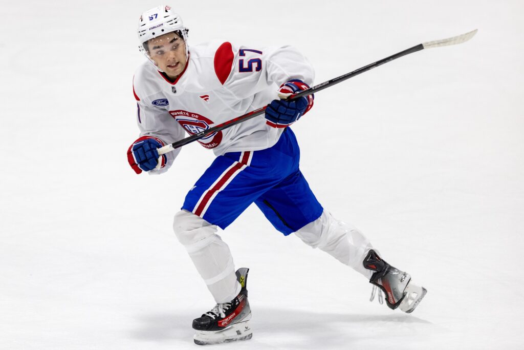 Forward prospect Sean Farrell takes part in a scrimmage at Canadiens training camp in Brossard on Sept. 19, 2024.