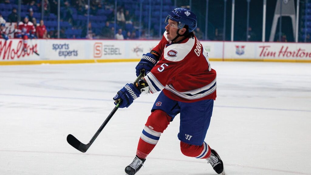 Action photo of Jake Gravelle of the Trois-Rivieres Lions