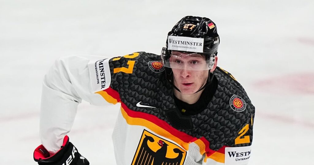 Montreal Canadiens sign D Maksymilian Szuber to one-year, two-way deal