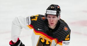 Montreal Canadiens sign D Maksymilian Szuber to one-year, two-way deal